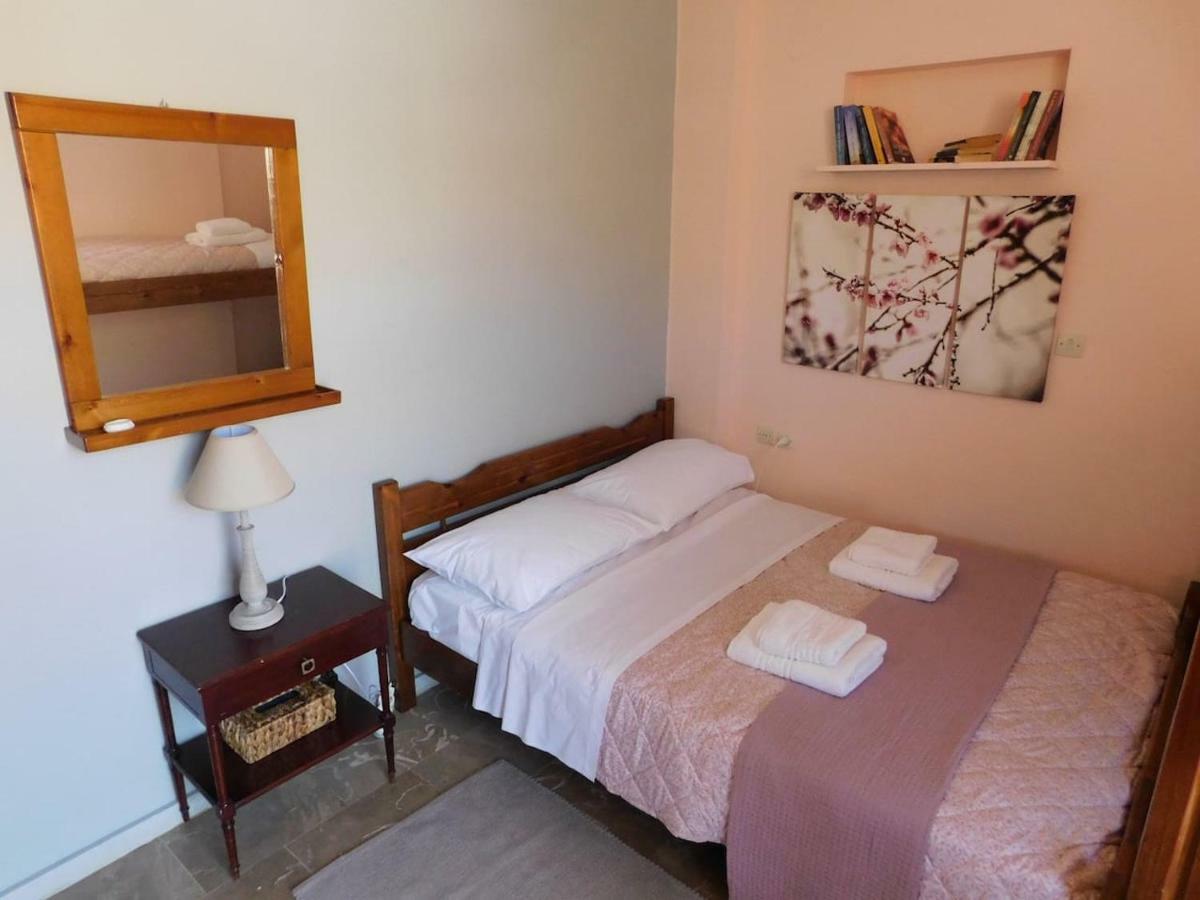 A Bright Home Away From Home Parálion Ástros Bagian luar foto