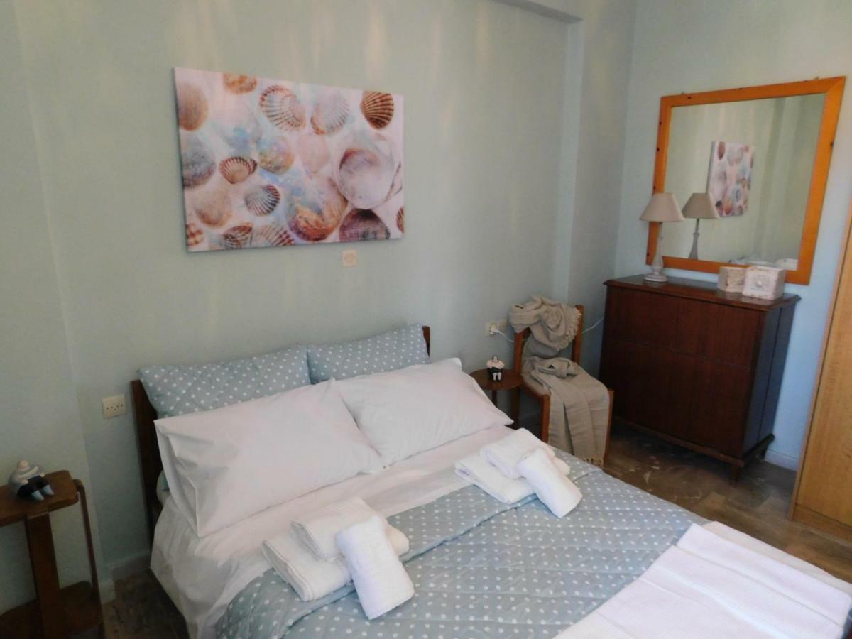 A Bright Home Away From Home Parálion Ástros Bagian luar foto